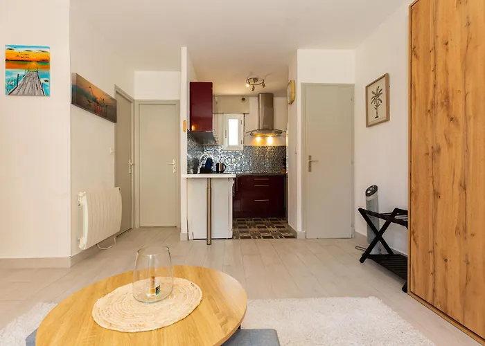 Atlantic Selection - Ivato, Au Port De קפברטון